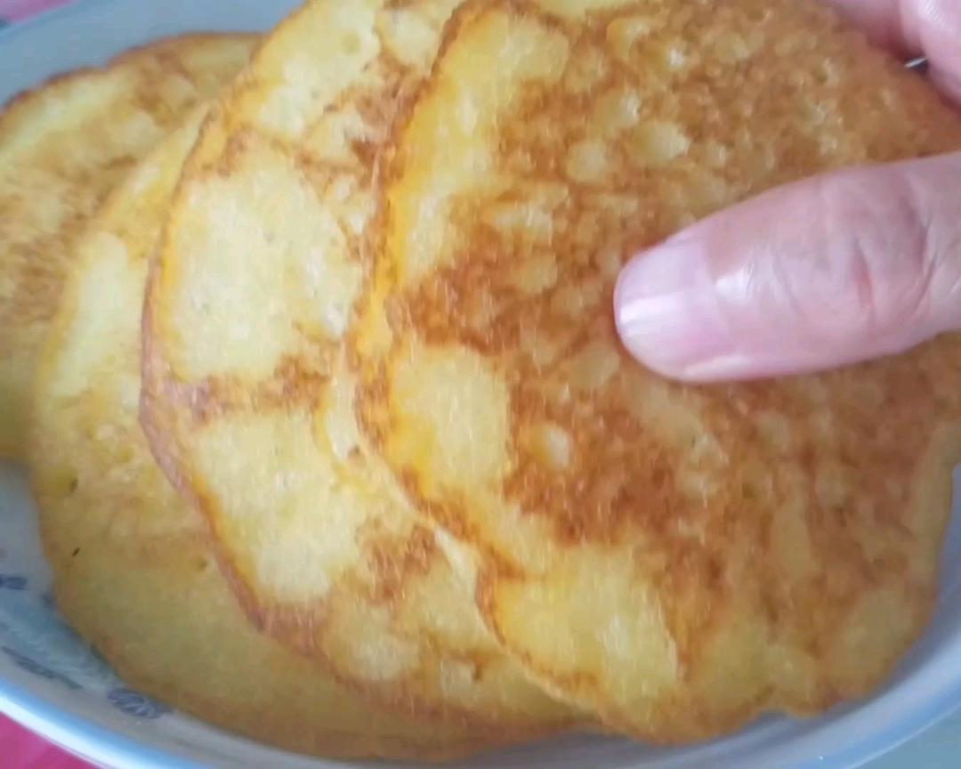松软!香甜!不黏!不渣!凉了也不硬的🌽🍥🐣“黄金玉米饼”的做法