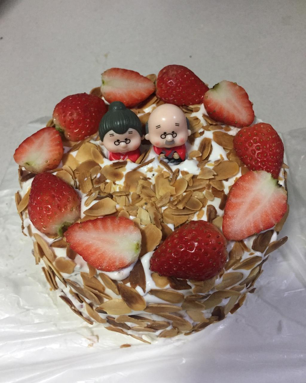 水果杏仁生日蛋糕