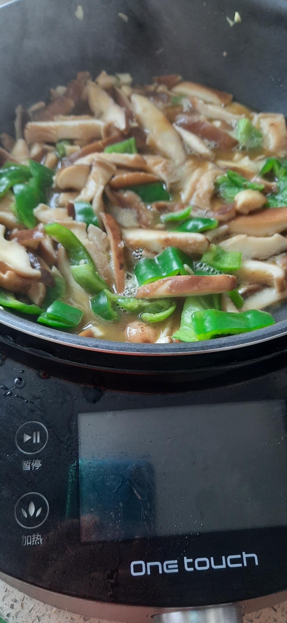 蚝油炒香菇的做法