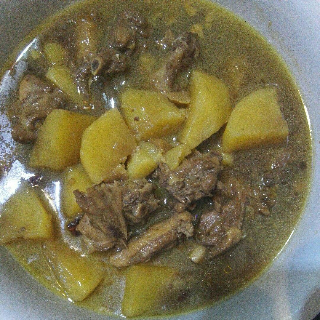 土豆焖鸭