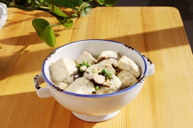 香菇青豆炖豆腐的做法