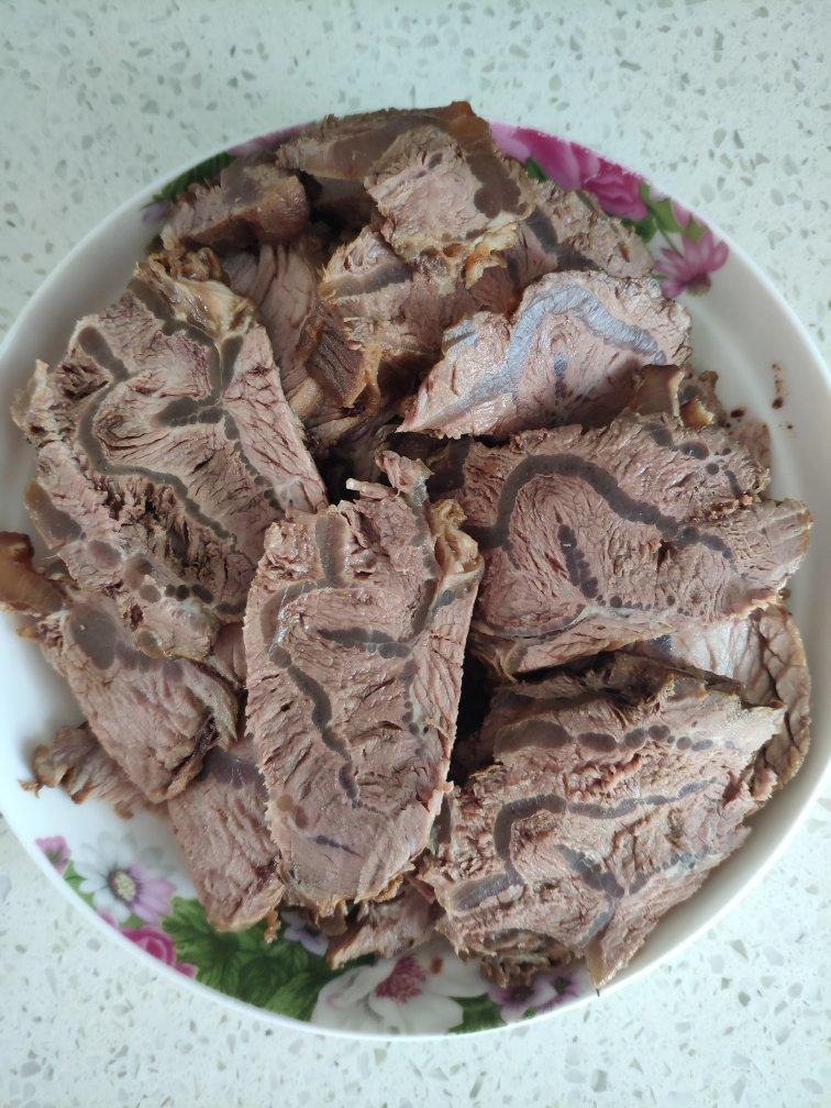卤牛肉