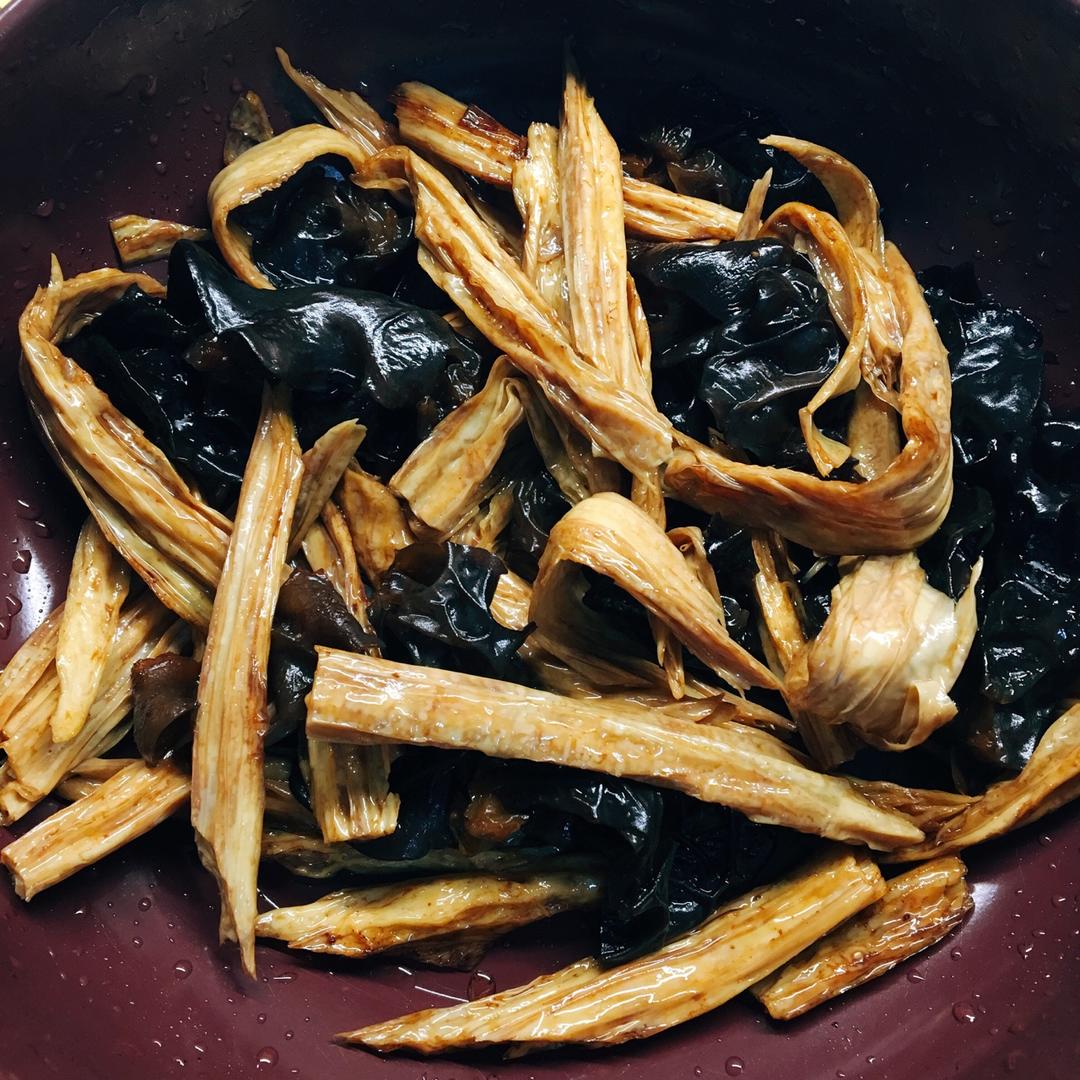 腐竹木耳黄瓜炒