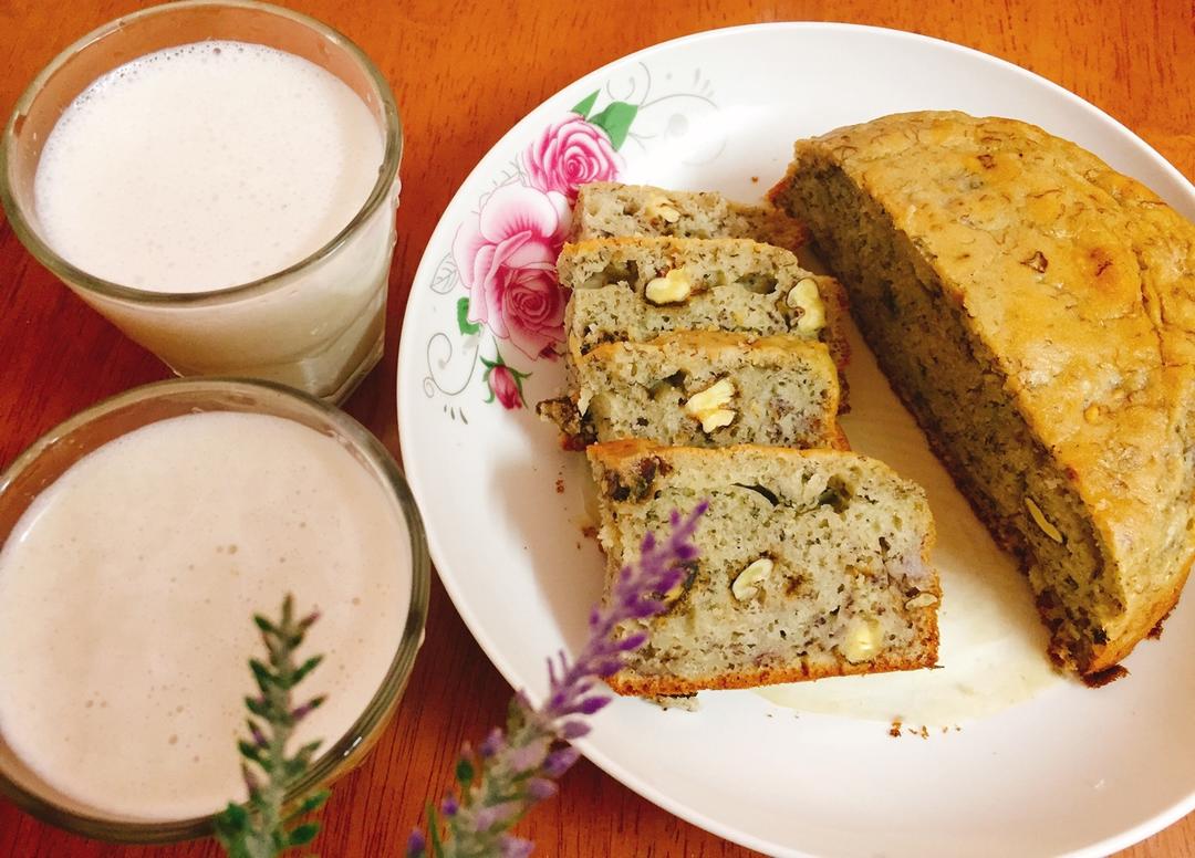 《Tinrry+》健康快手的香蕉核桃蛋糕