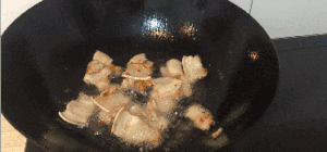 很好吃的下饭菜干锅菌菇·小美的美食的做法 步骤3
