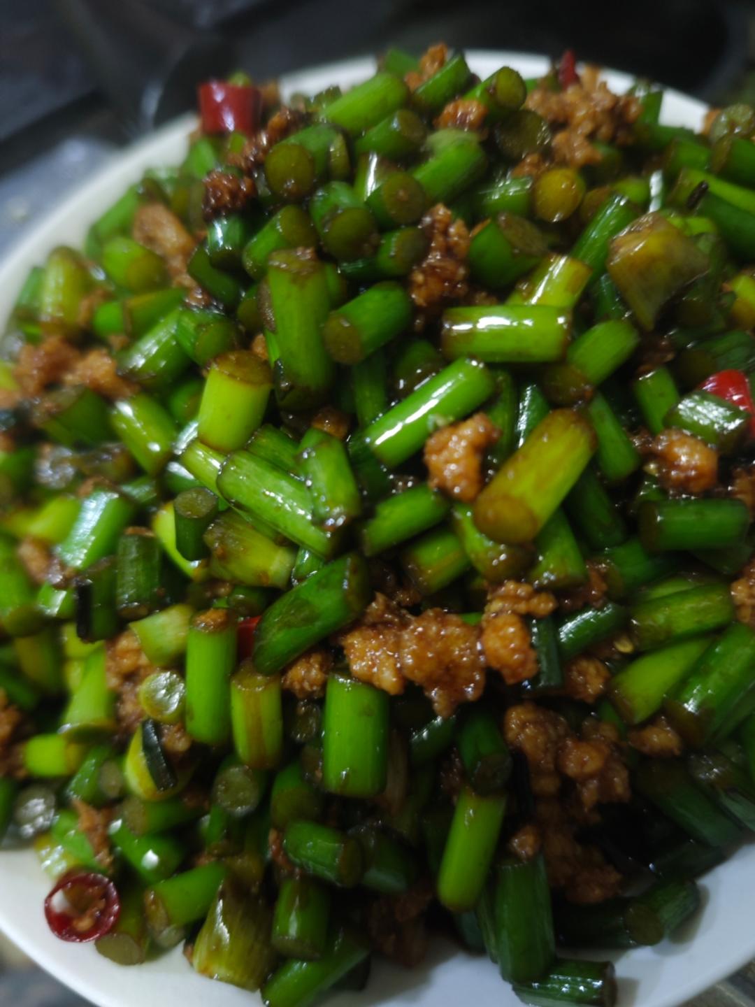 蒜苔炒肉末，三碗米饭都不够吃