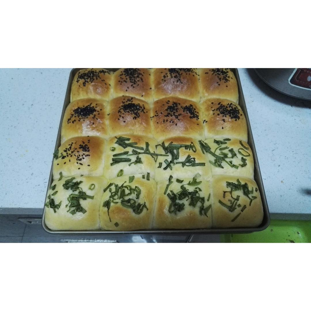 红豆沙面包卷——好吃得不得了#皮黑森林#