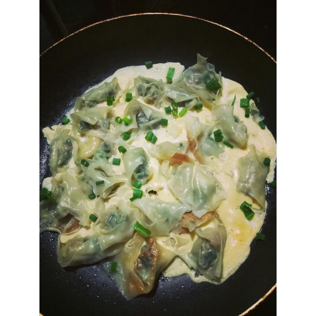 抱蛋煎馄饨