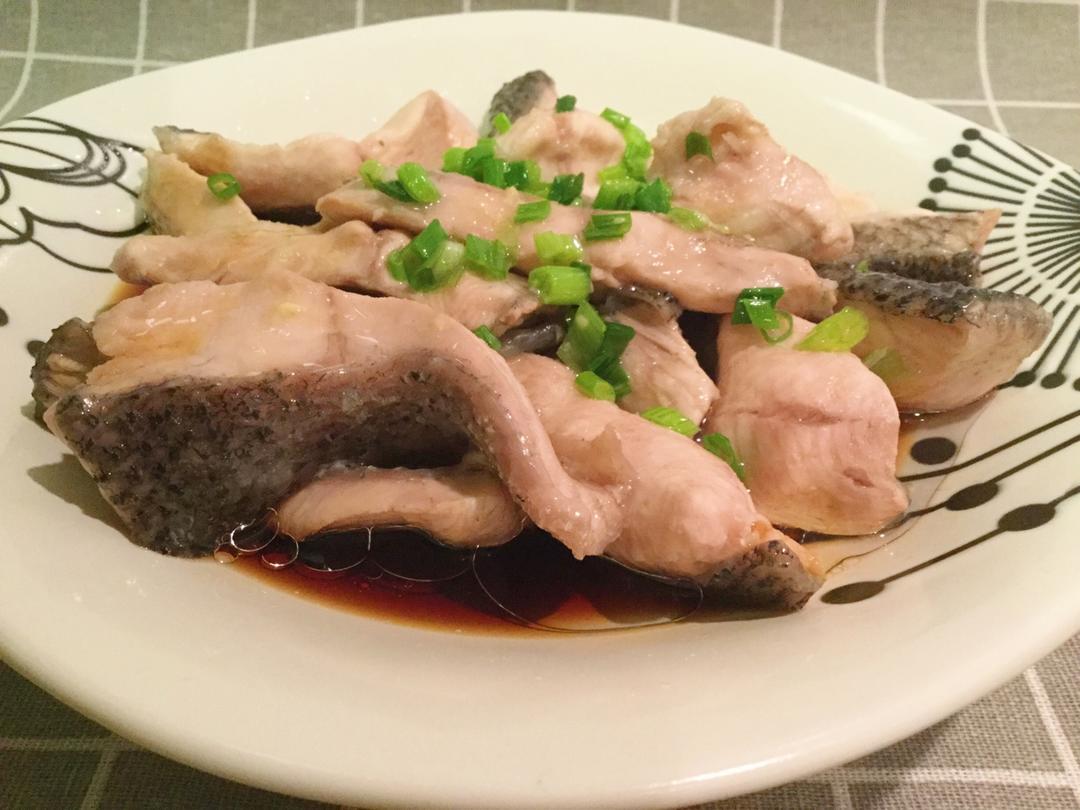 幸福快乐的北方人做的10分钟系列开水汆鱼片