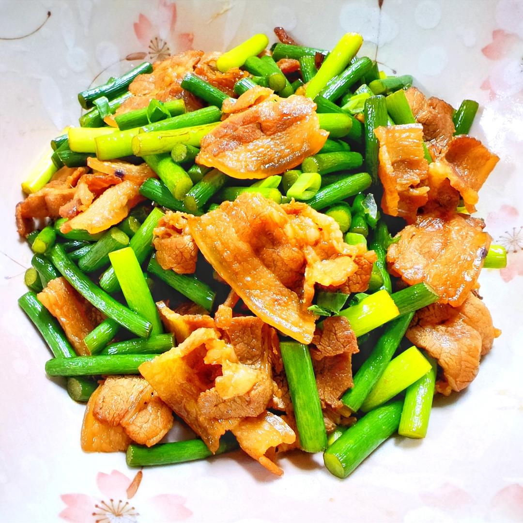 家常蒜苔炒五花肉