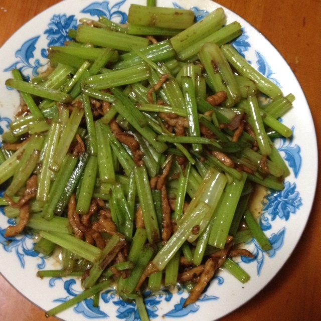 树懒懒sloth做的芹菜炒肉丝