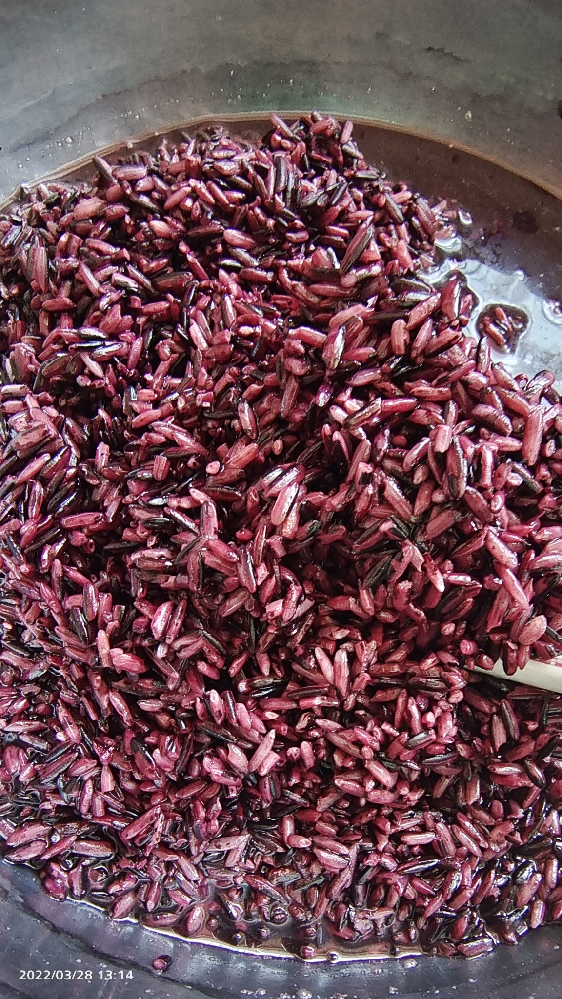 简单易做的紫米饭团的做法 步骤1