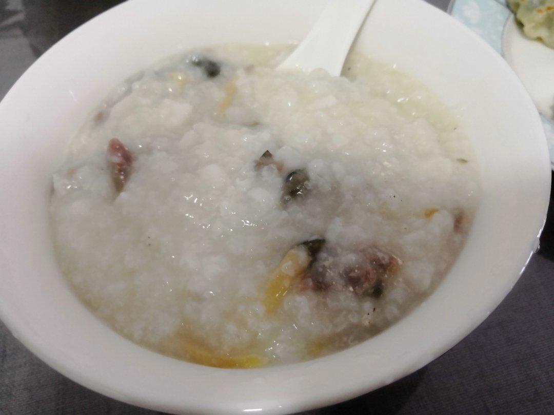 堂妈小厨——超好喝的皮蛋瘦肉粥