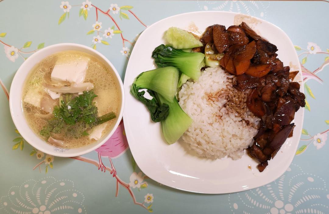 黑椒鸡腿饭