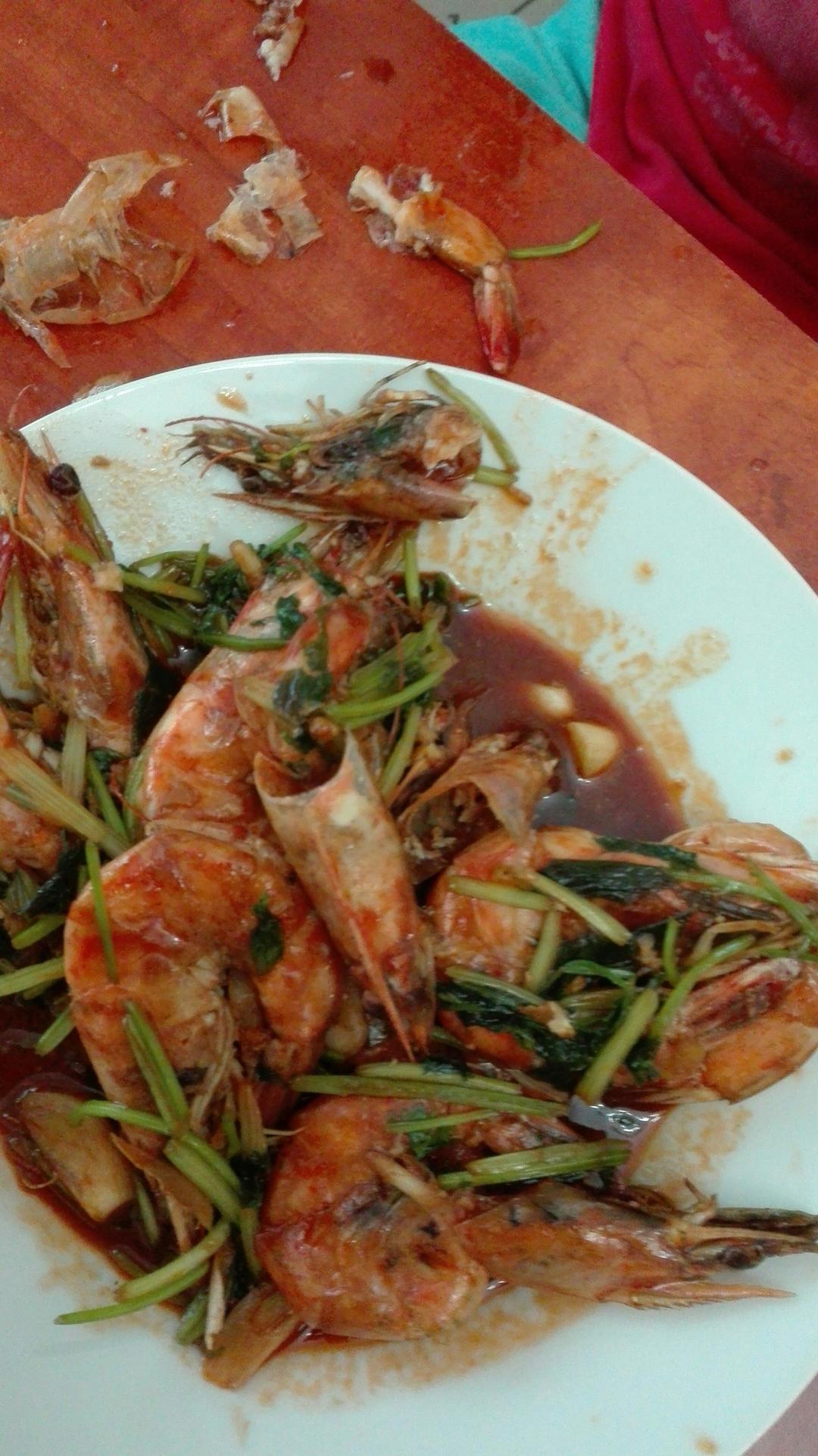 糖醋油焖大虾的做法