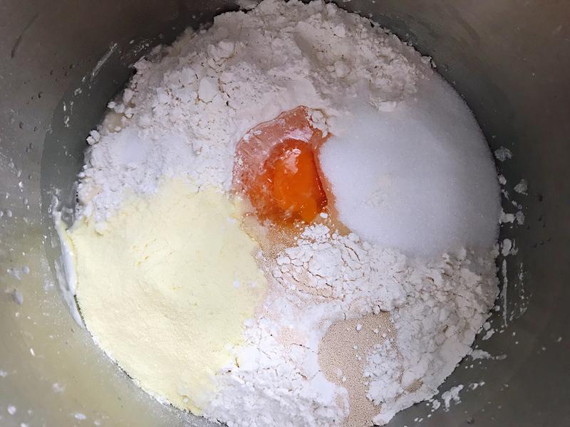 纯奶手撕吐司的做法 步骤1