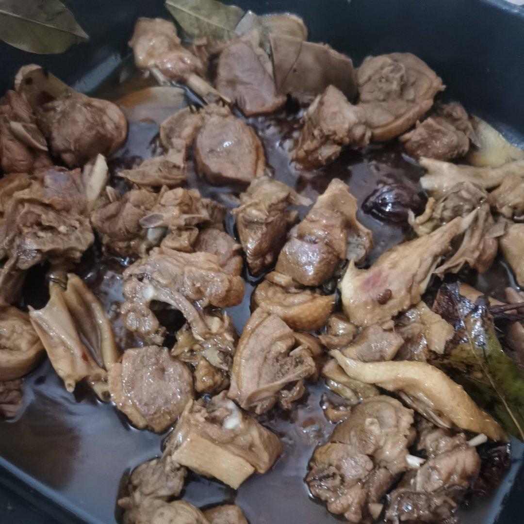 好吃到连汤汁都不剩的啤酒酱爆鸭