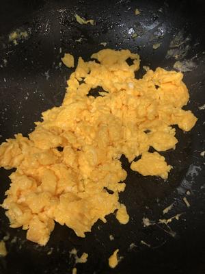 莴笋炒鸡蛋的做法 步骤2