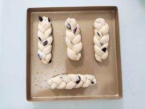 新手也能成功的瑞士辫子葡萄干面包的做法 步骤10