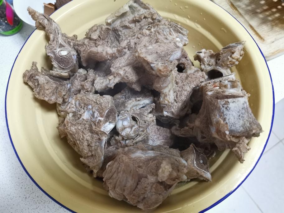 美味羊蠍子的做法鹽克腐乳勺郫縣豆瓣醬幹辣椒個肉蔻草果個香葉片八角