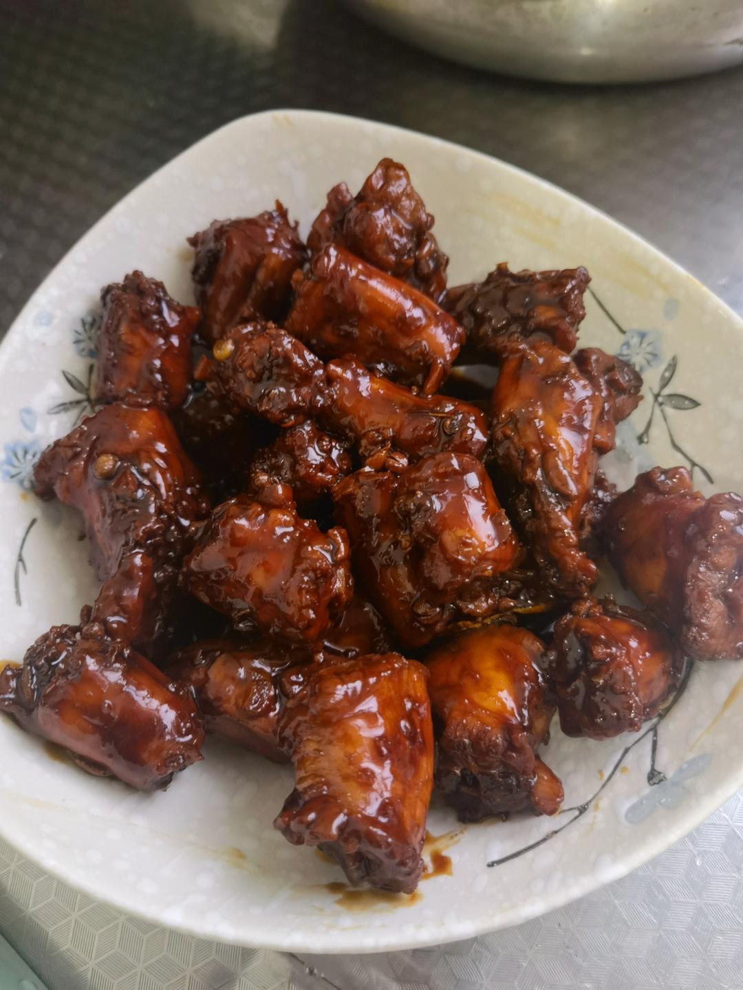 好吃到舔手指の鸡脖子