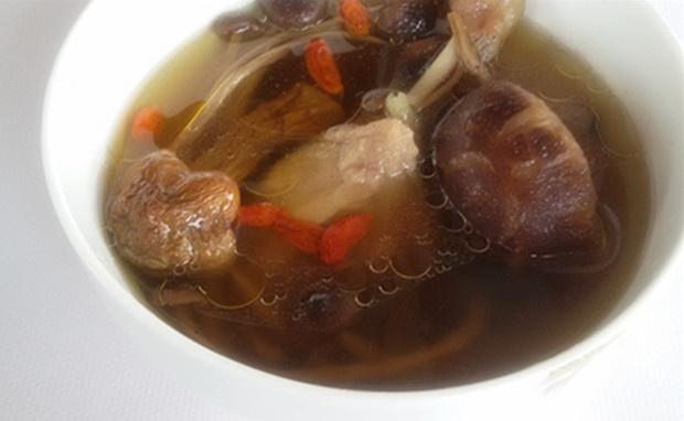 茶树菇姬松茸党参炖鸭汤的做法