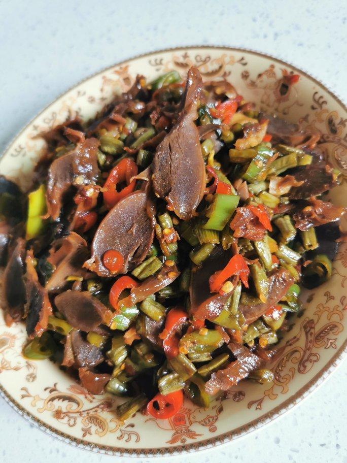 超下饭辣炒酸豆角鸡胗/鸭胗