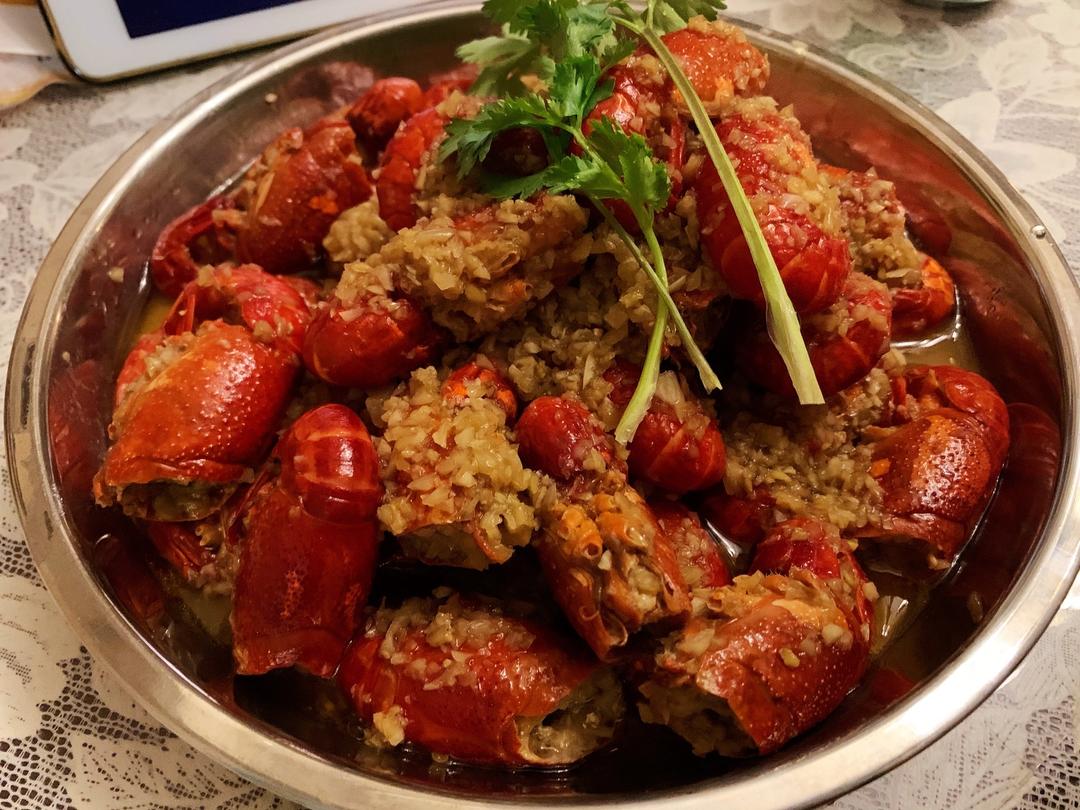小朋友也可以吮指的蒜香小龙虾的做法