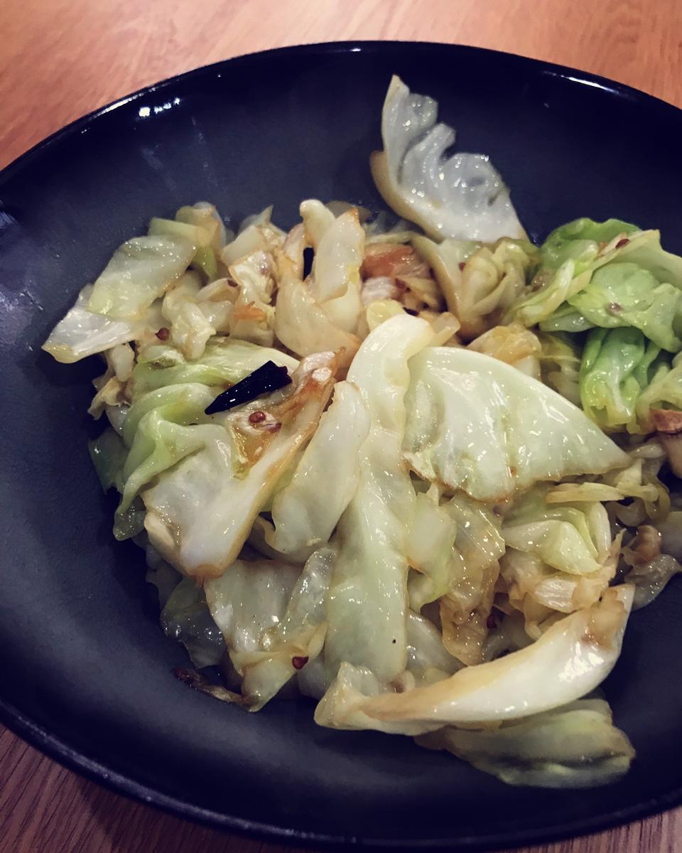 厨师长教你：“手撕包菜”的家常做法,简单又不失美味