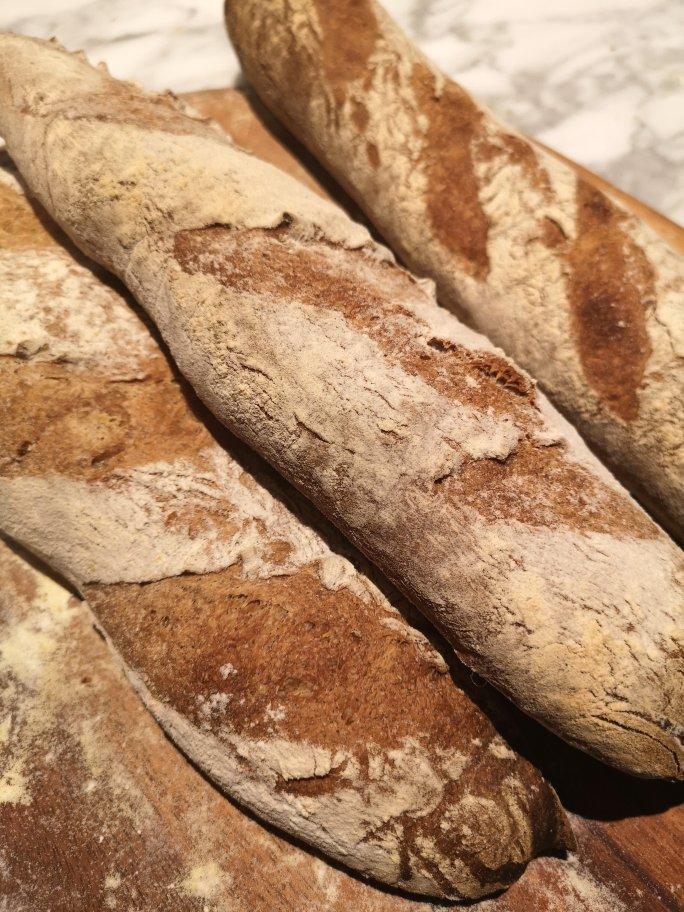 香脆健康的全麦法棍Whole Wheat Baguette