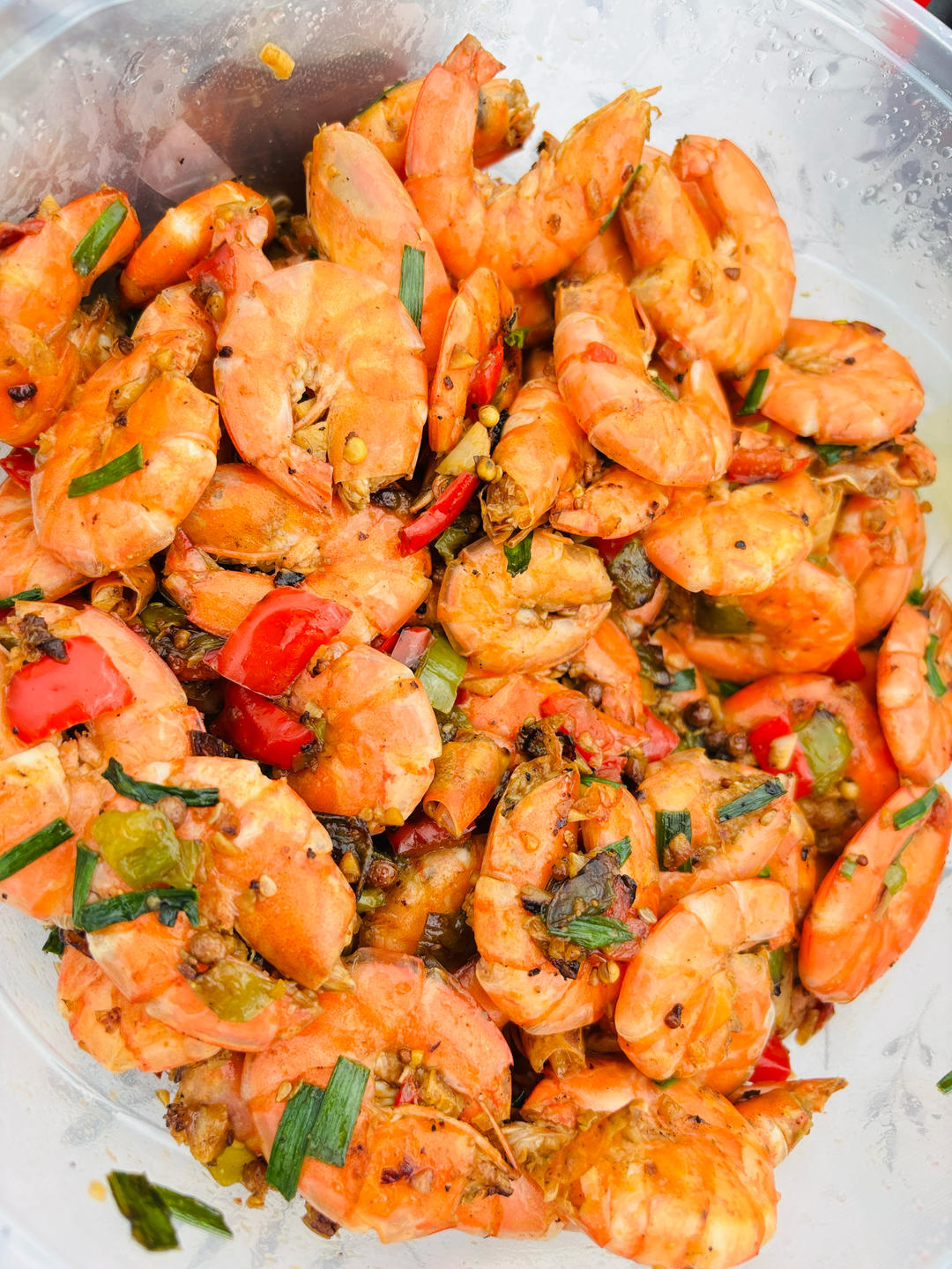 无油炸版的椒盐皮皮虾和巧拨虾壳的方法