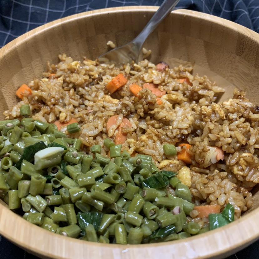 “一个蛋花5粒饭”的蛋炒饭