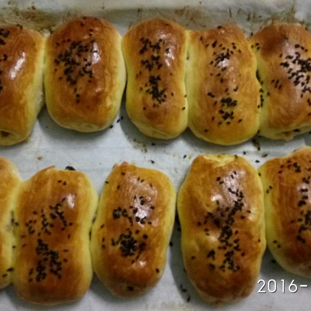 火腿肉松面包卷