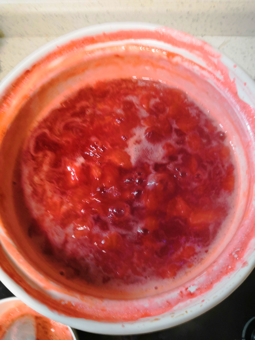 草莓酱的制作的做法 步骤3