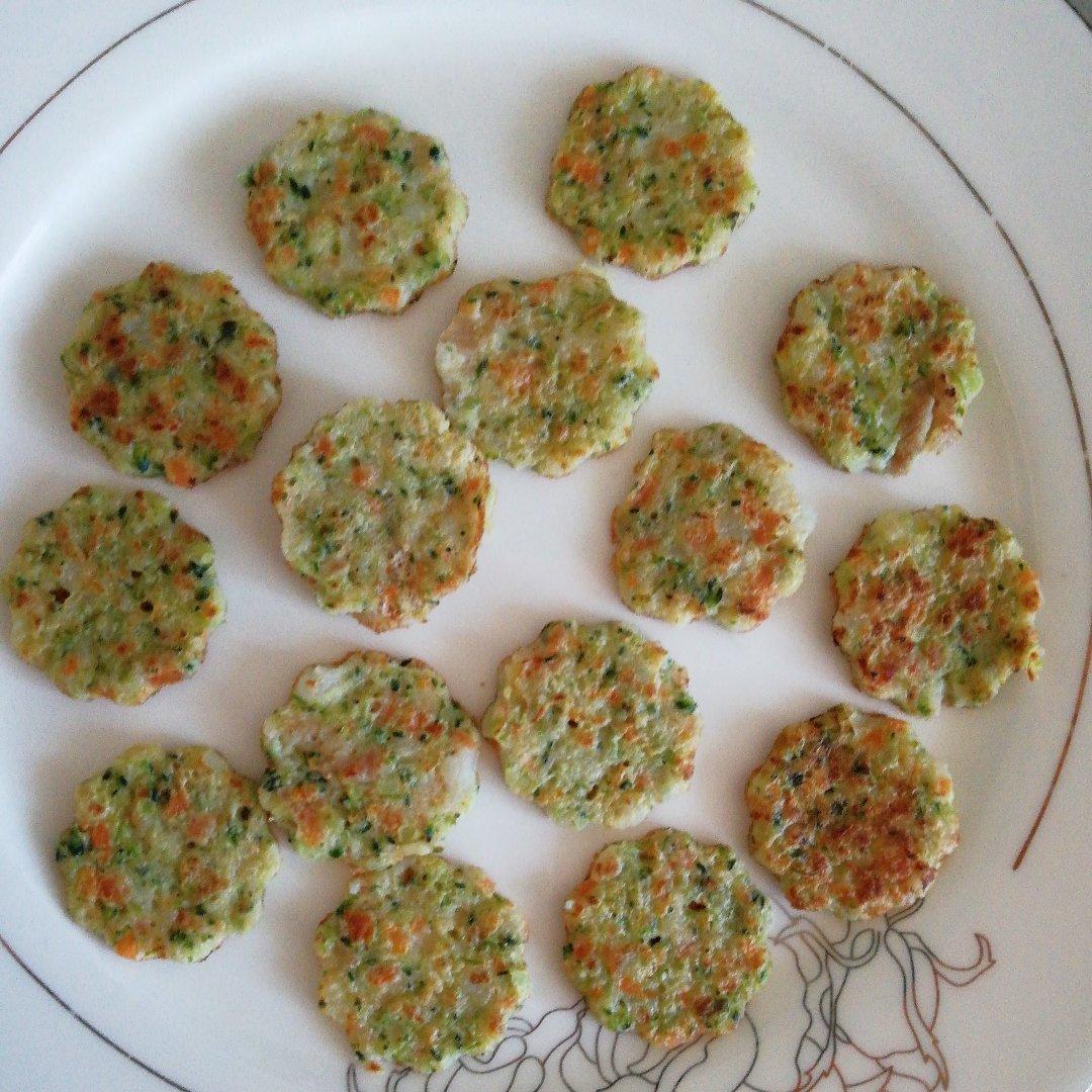 宝宝辅食：西兰花土豆饼—宝宝不爱吃蔬菜，试试缤纷蔬菜饼12M+