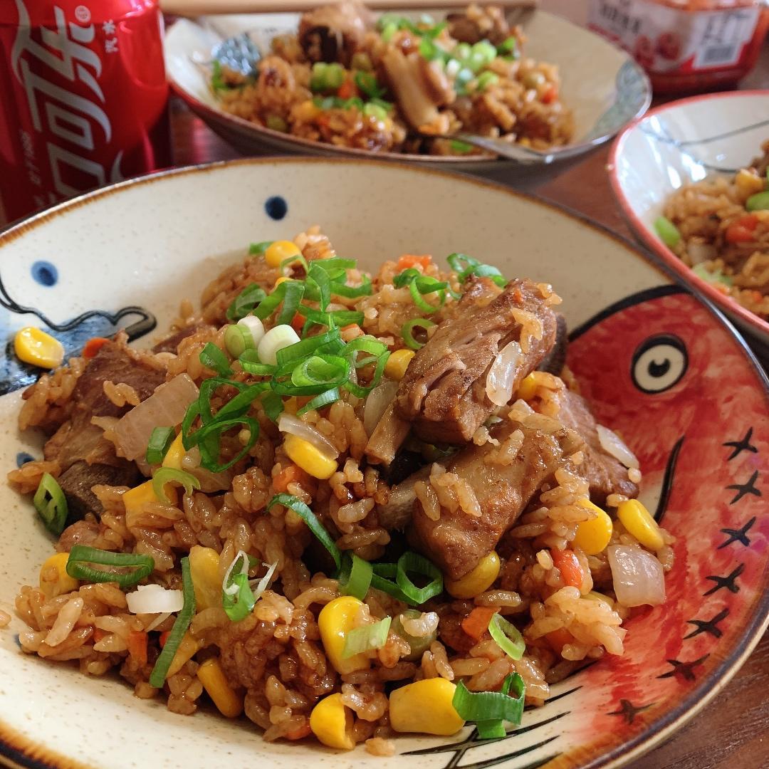 【排骨焖饭】