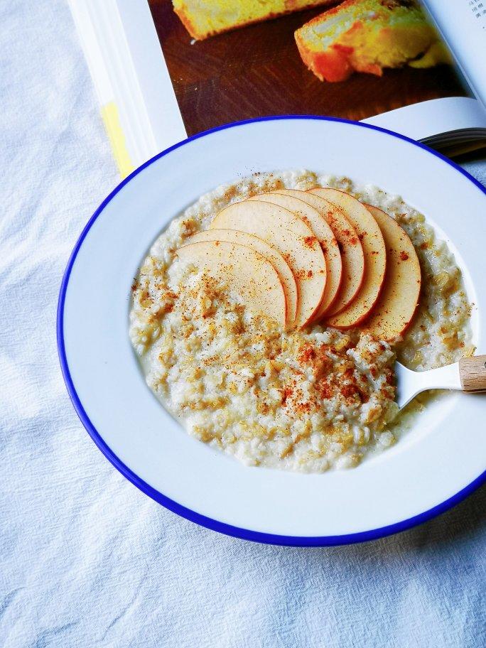 醪糟牛奶麦片炖苹果粥【健康饮品】