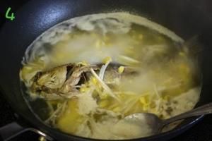 黄豆芽鲶鱼汤的做法 步骤4
