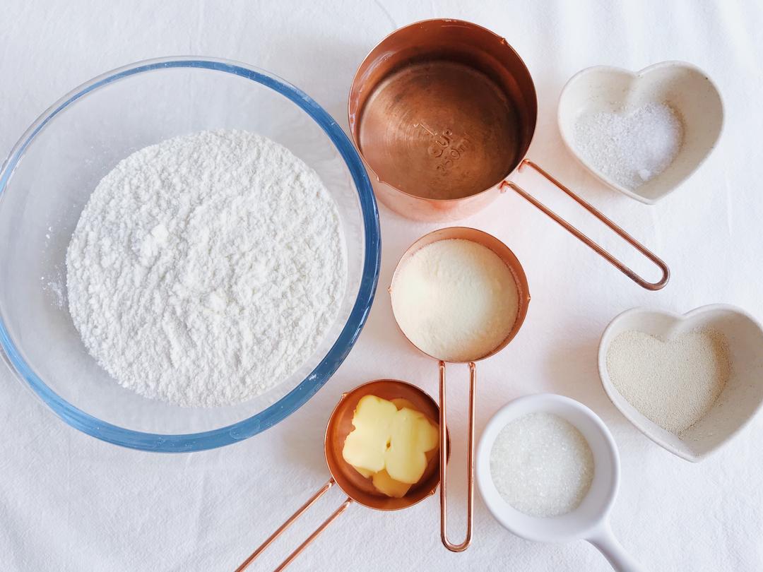 纯奶手撕吐司的做法 步骤1