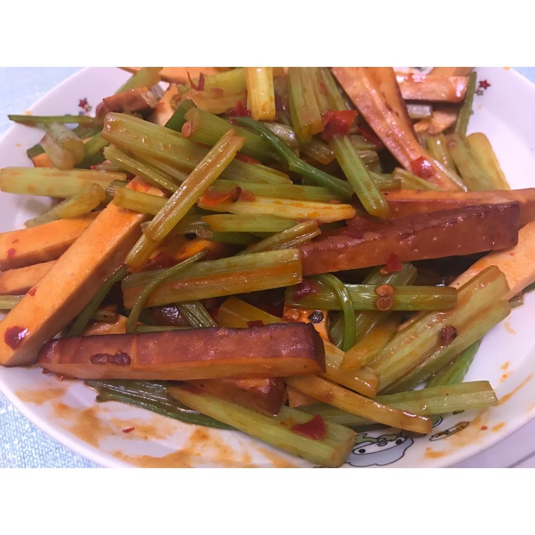 辣炒芹菜香干