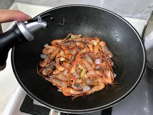 乳酸菌泡菜烧小河虾的做法 步骤5