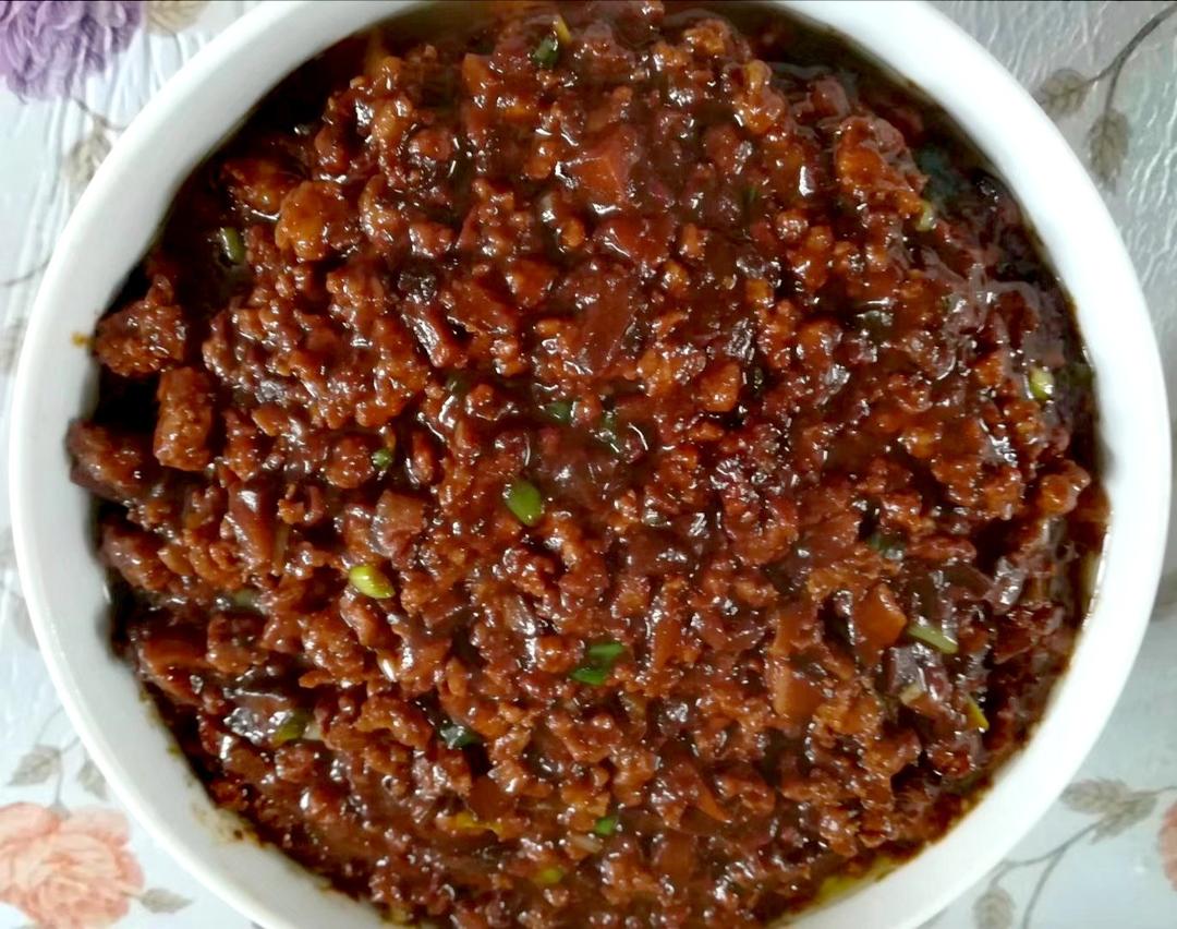 享受美味奇缘做的老北京肉丁炸酱