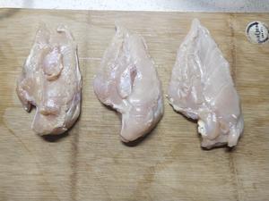减脂期福音~6种口味腌鸡胸肉，低脂肪，口感好，一周不重样的做法 步骤1