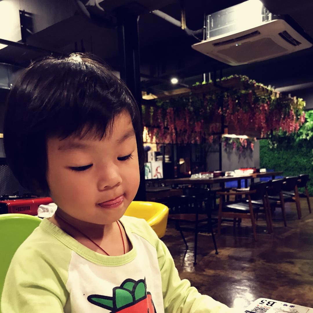 小小吃货吃少少