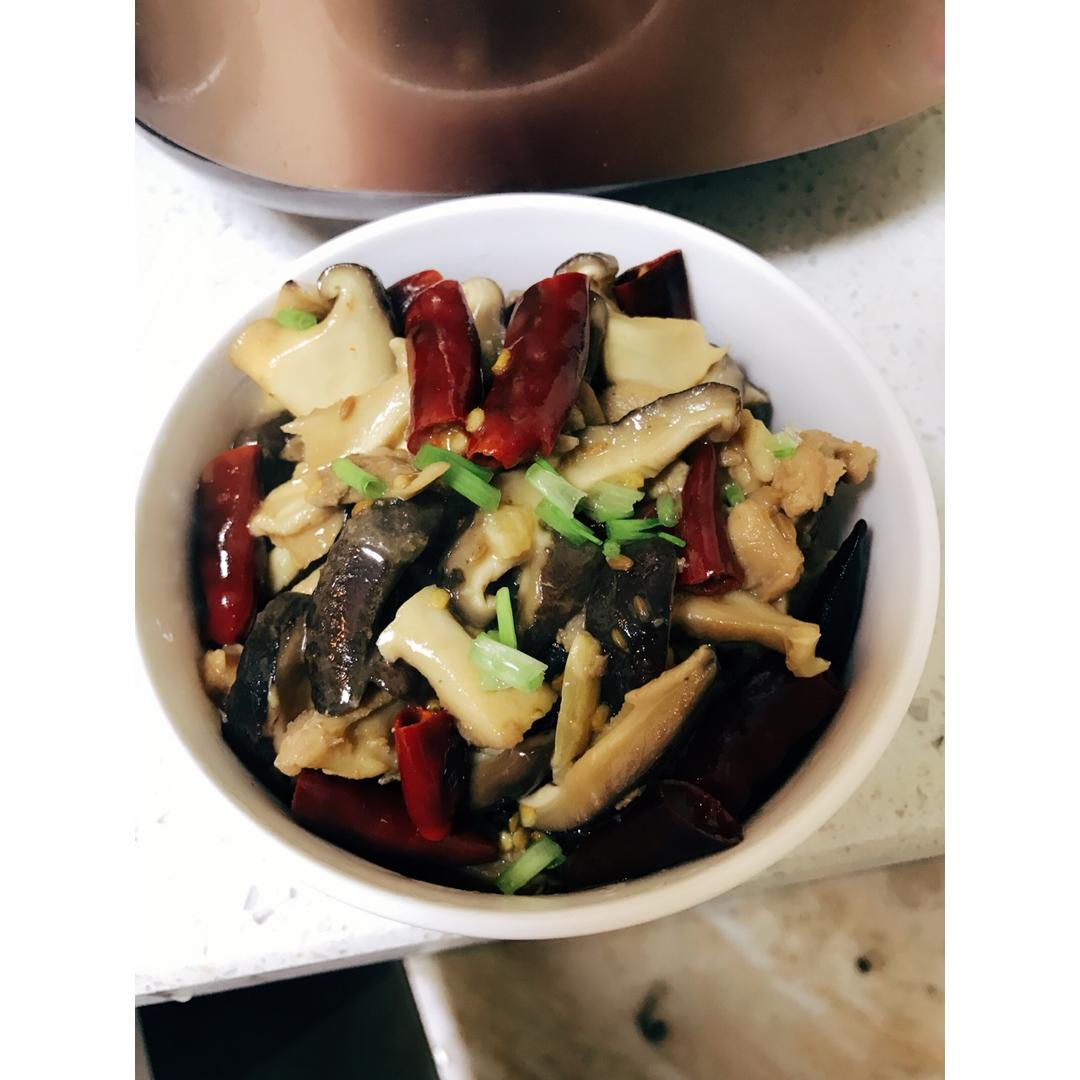 香菇焖烧鸡腿