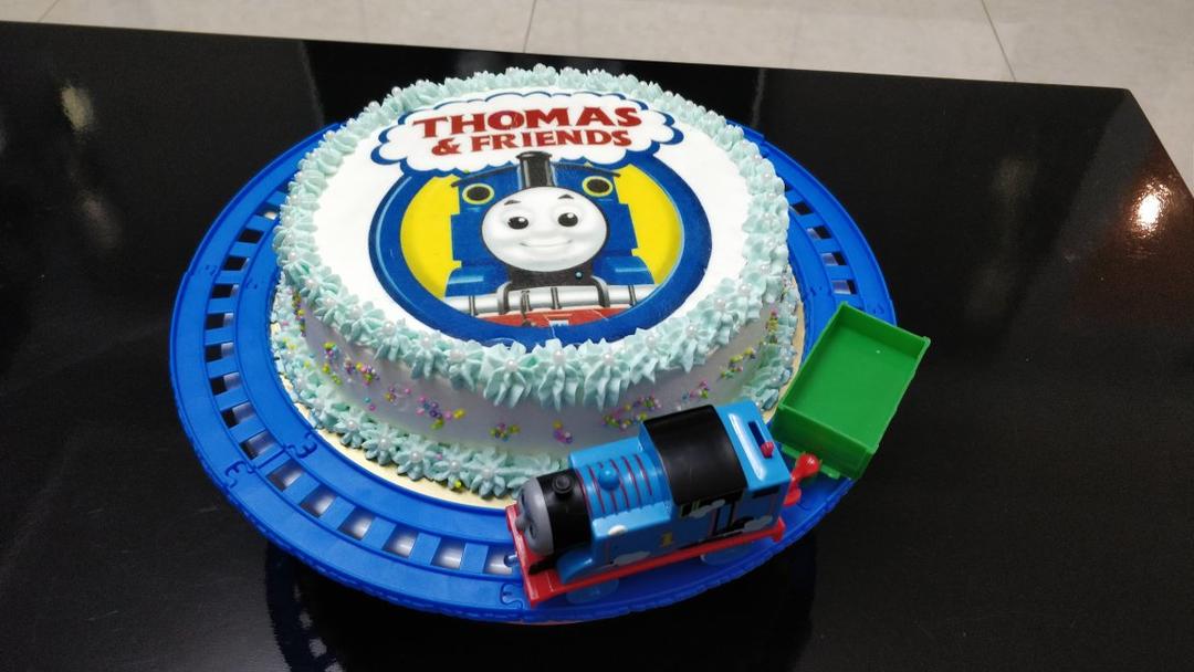 托马斯生日蛋糕