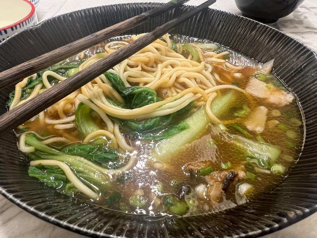 【爽滑筋道的自制面条】（鸡蛋面、菠菜面和胡萝卜面）-面面俱到，家的味道