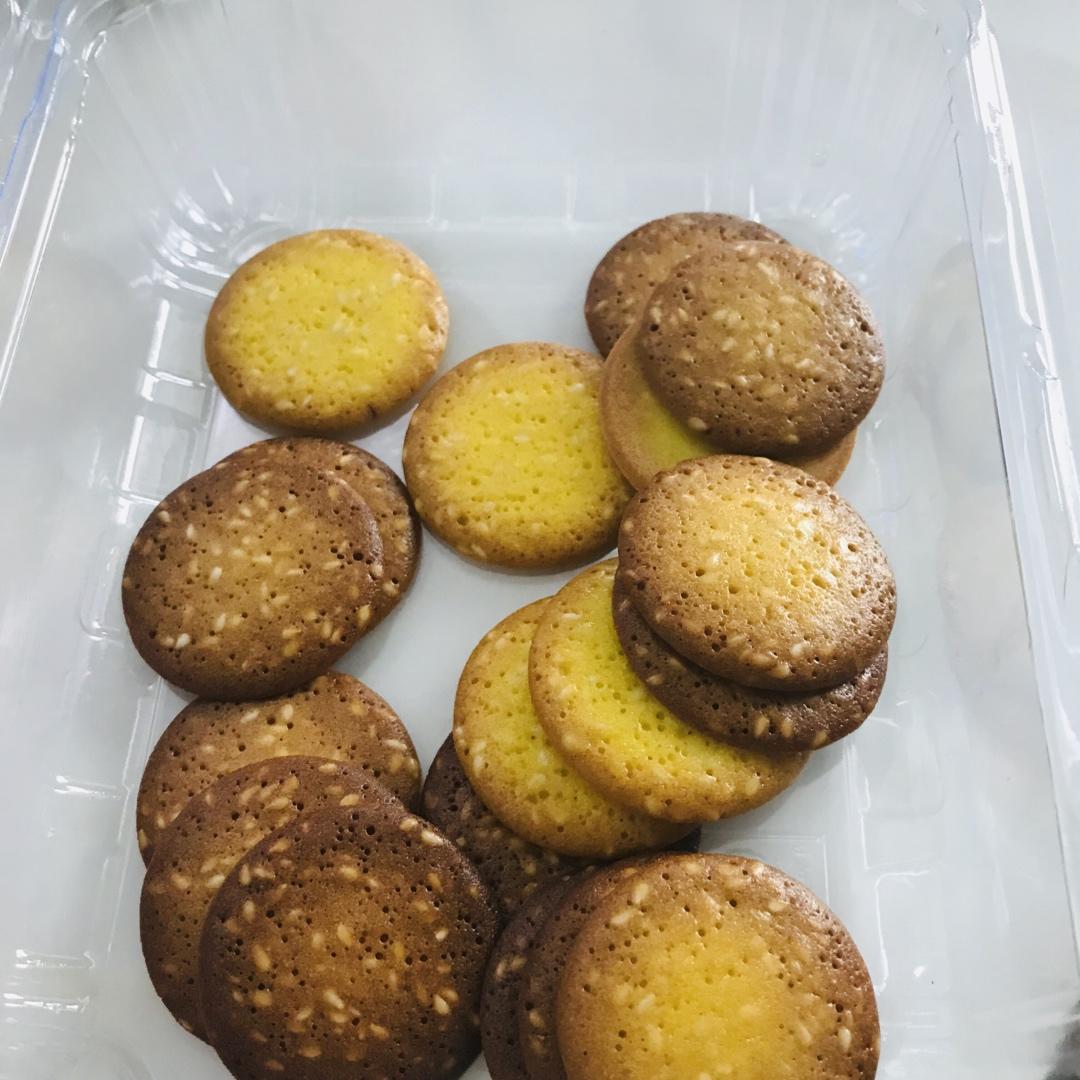 芝麻鸡蛋小脆饼