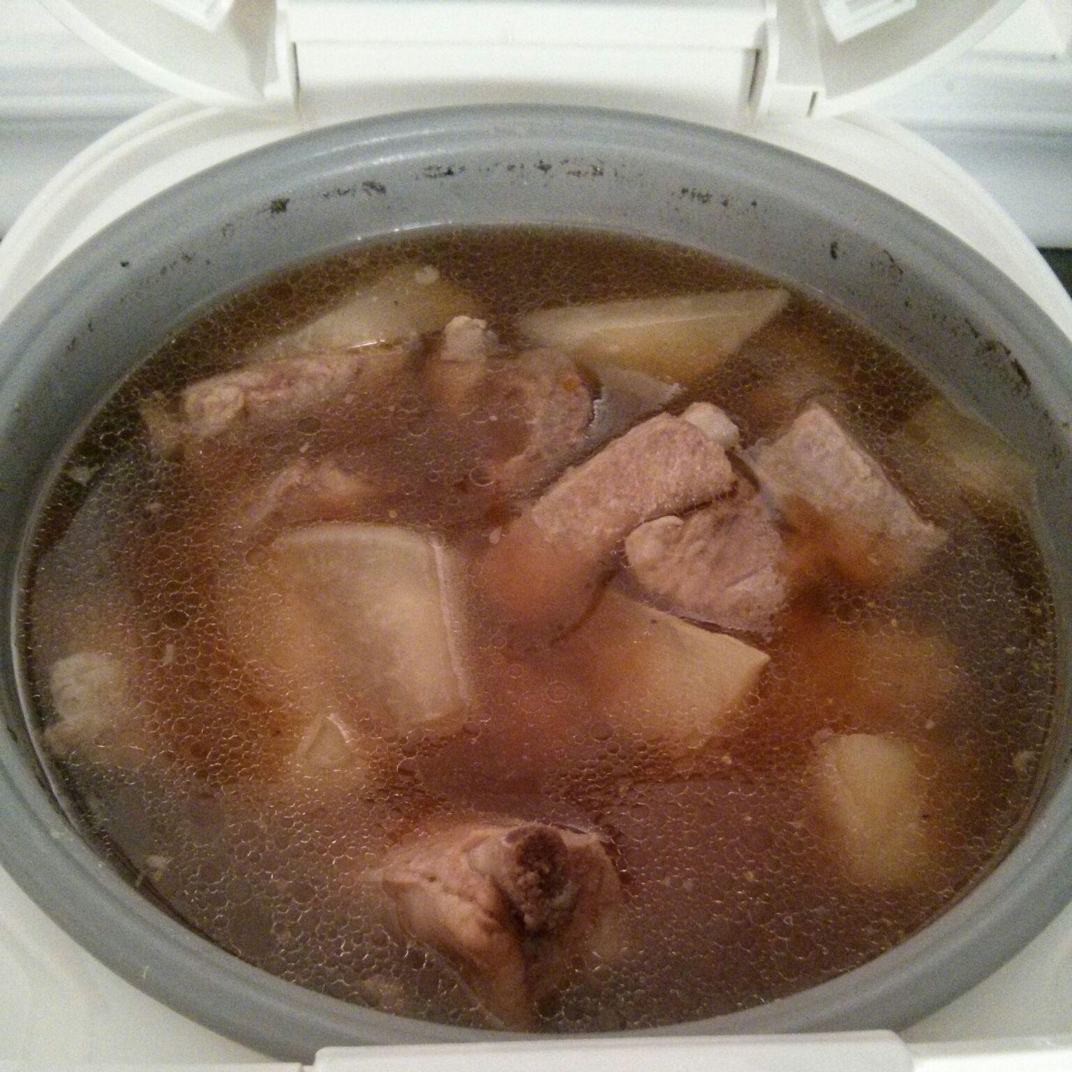 木薯排骨汤的做法
