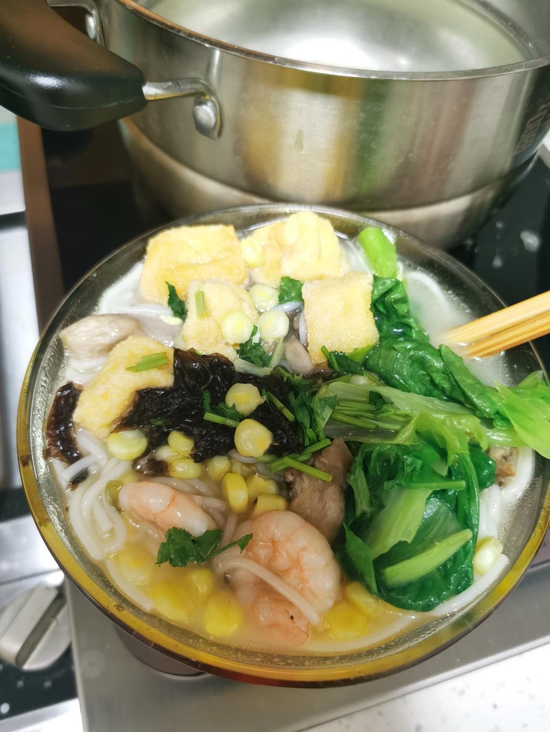 鲫鱼汤面